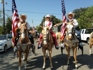 Billy and Brenda Harris from our MRT Board provided me with the gorgeous horse for the parade